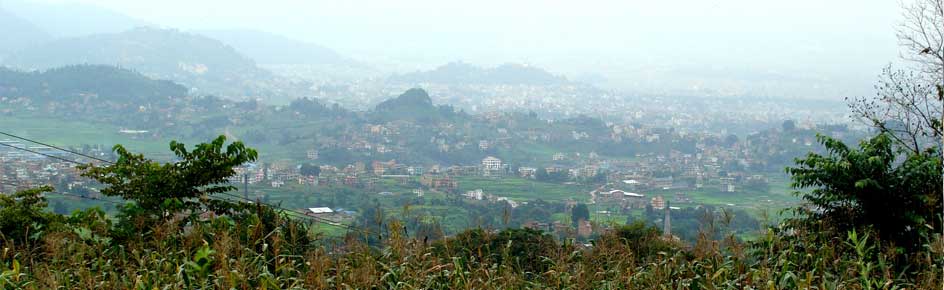 View of the Kathmandu Valley from Matatirtha, showing the transition from urban to peri-urban with interspersed
agricultural lands
